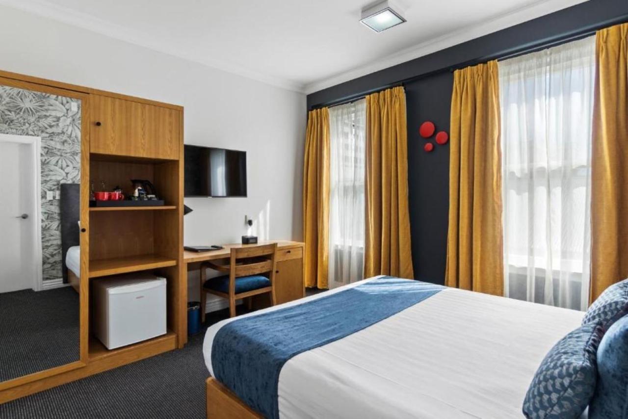 Ramada By Wyndham, Hamilton City Center Экстерьер фото