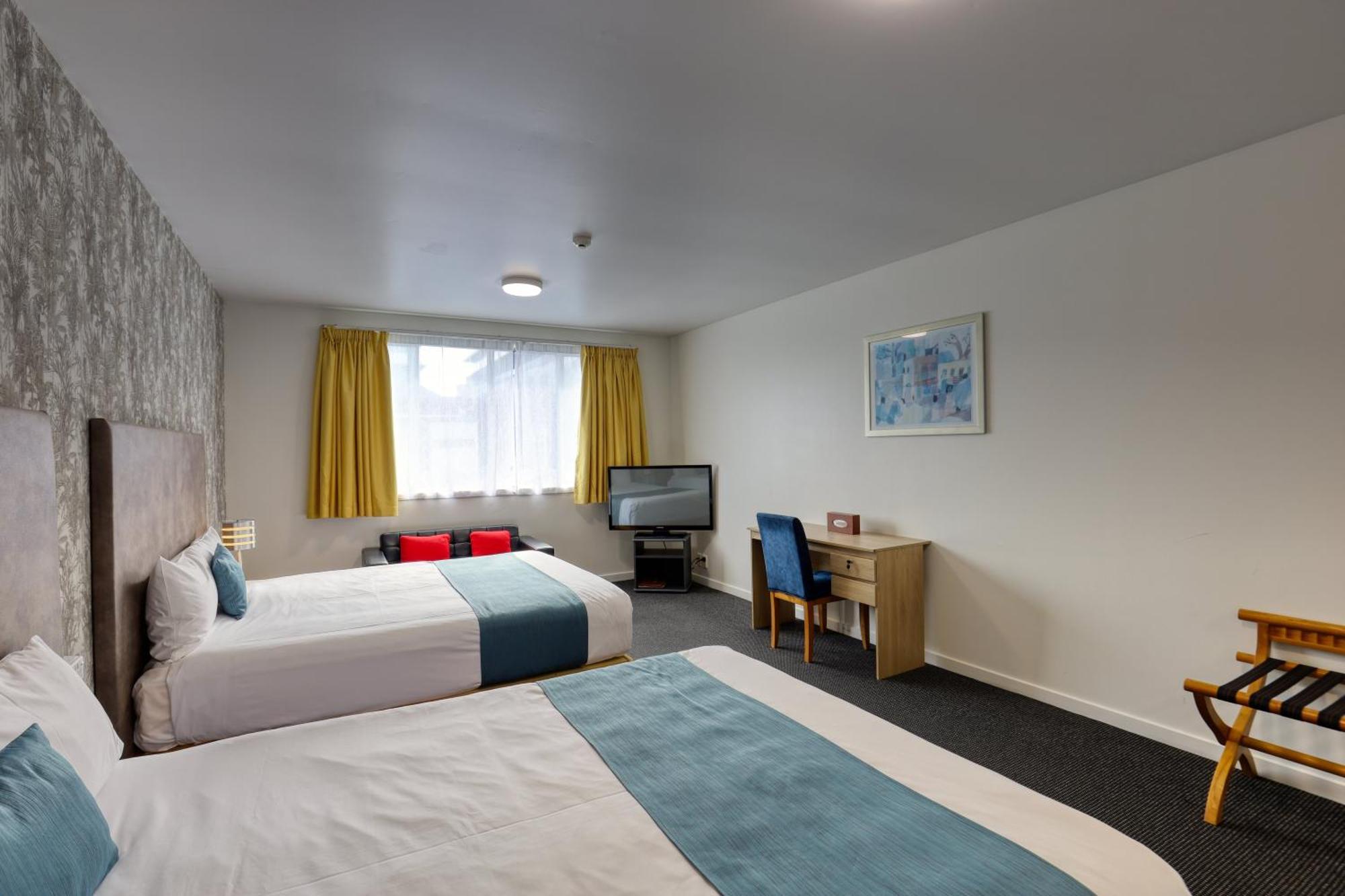 Ramada By Wyndham, Hamilton City Center Экстерьер фото