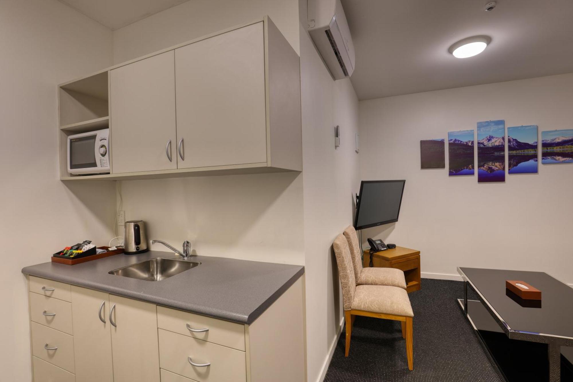 Ramada By Wyndham, Hamilton City Center Экстерьер фото