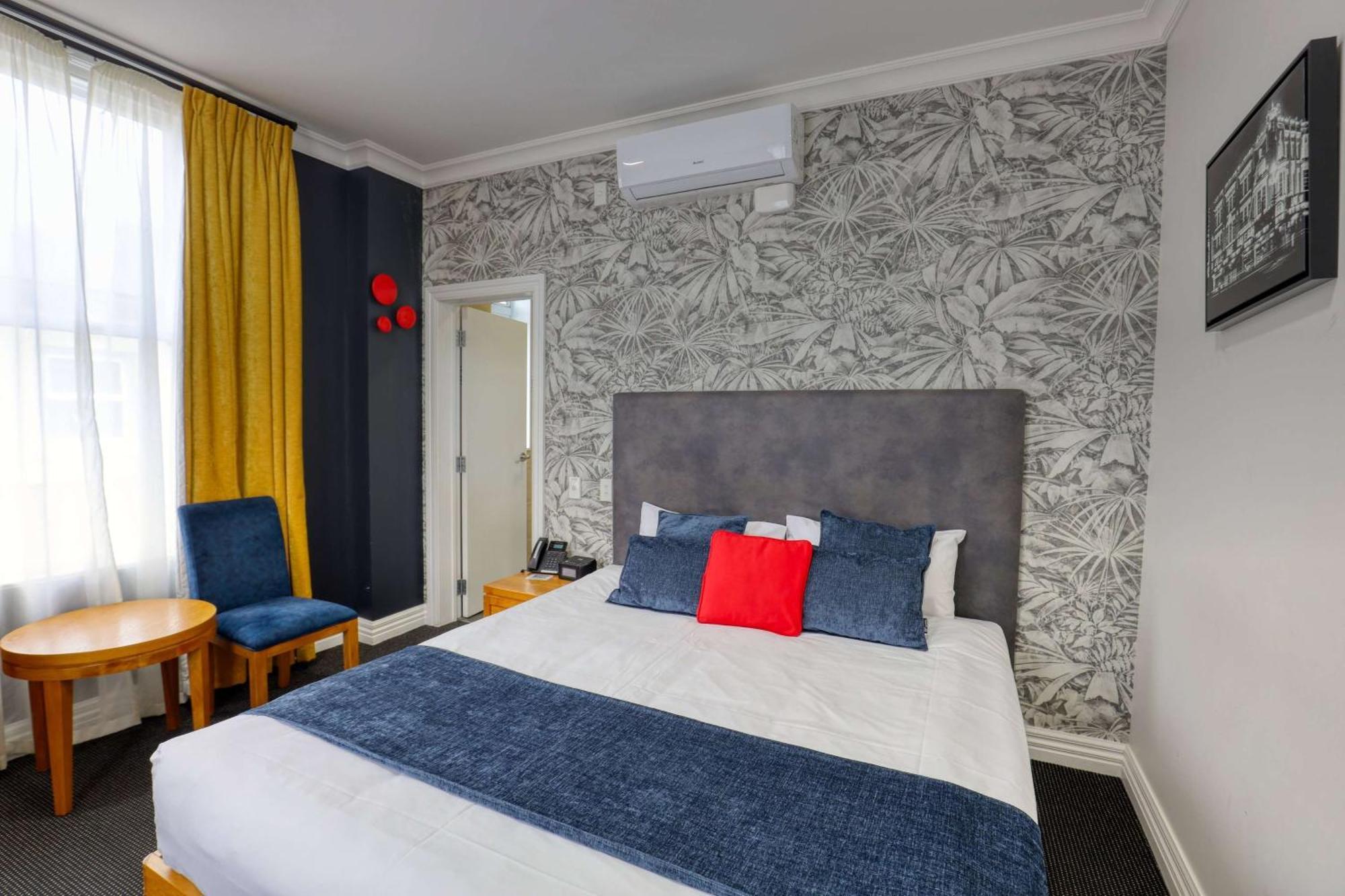 Ramada By Wyndham, Hamilton City Center Экстерьер фото